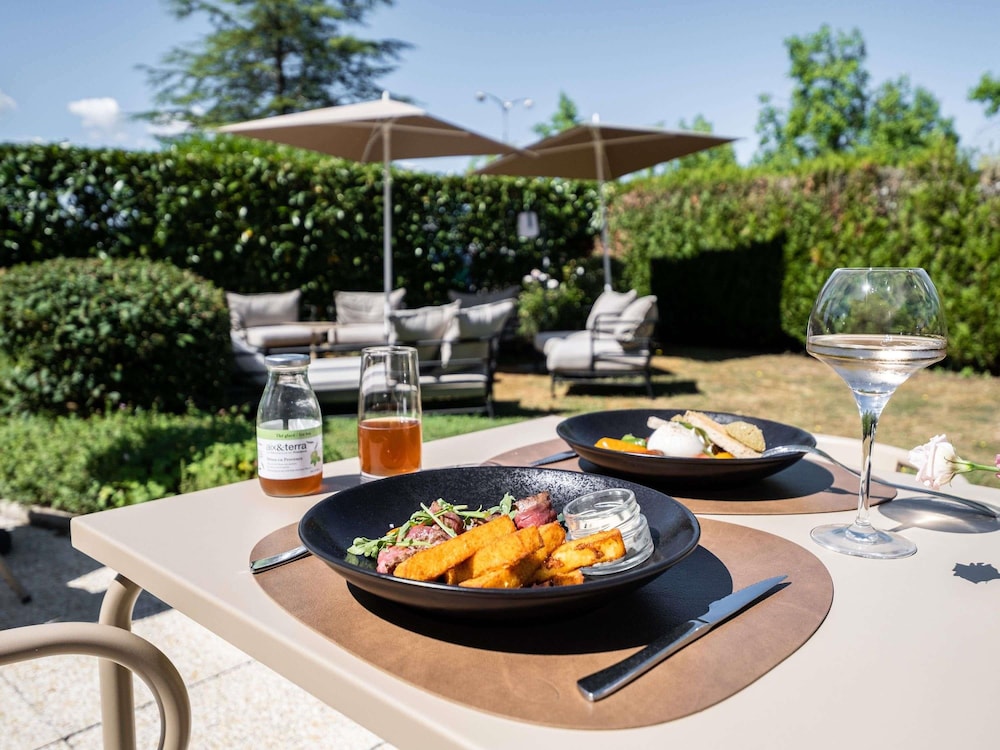 MERCURE COMPIEGNE SUD 57/76