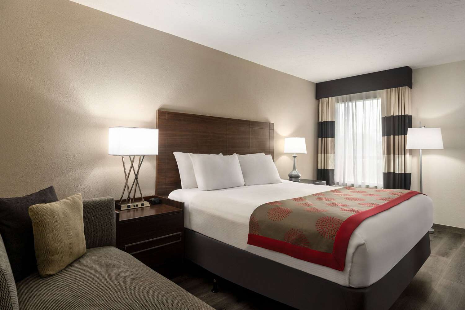 Ramada by Wyndham Sarasota Waterfront 17/71