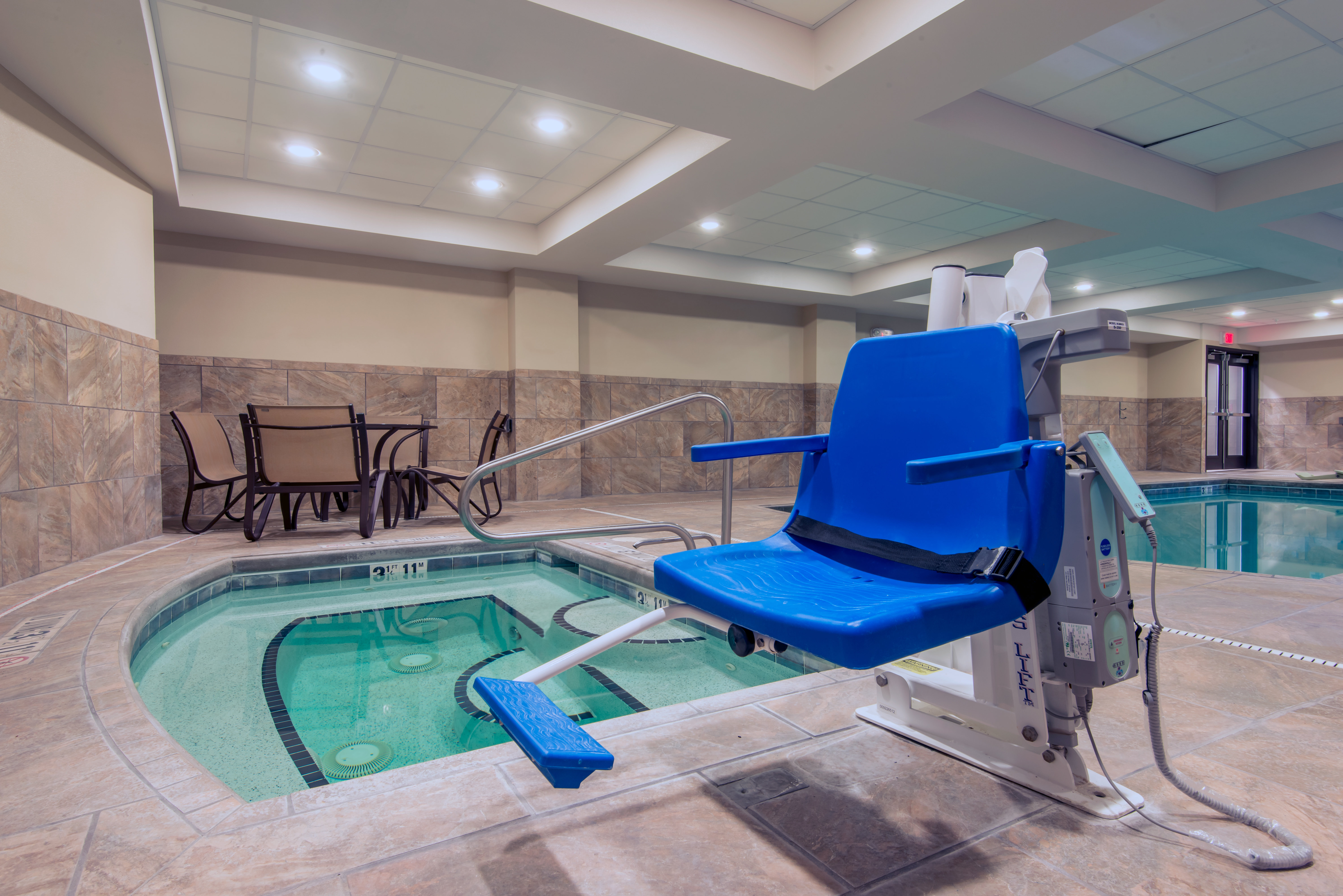 HOLIDAY INN EXPRESS HOTEL &amp; SUITES HOBBS 15/23