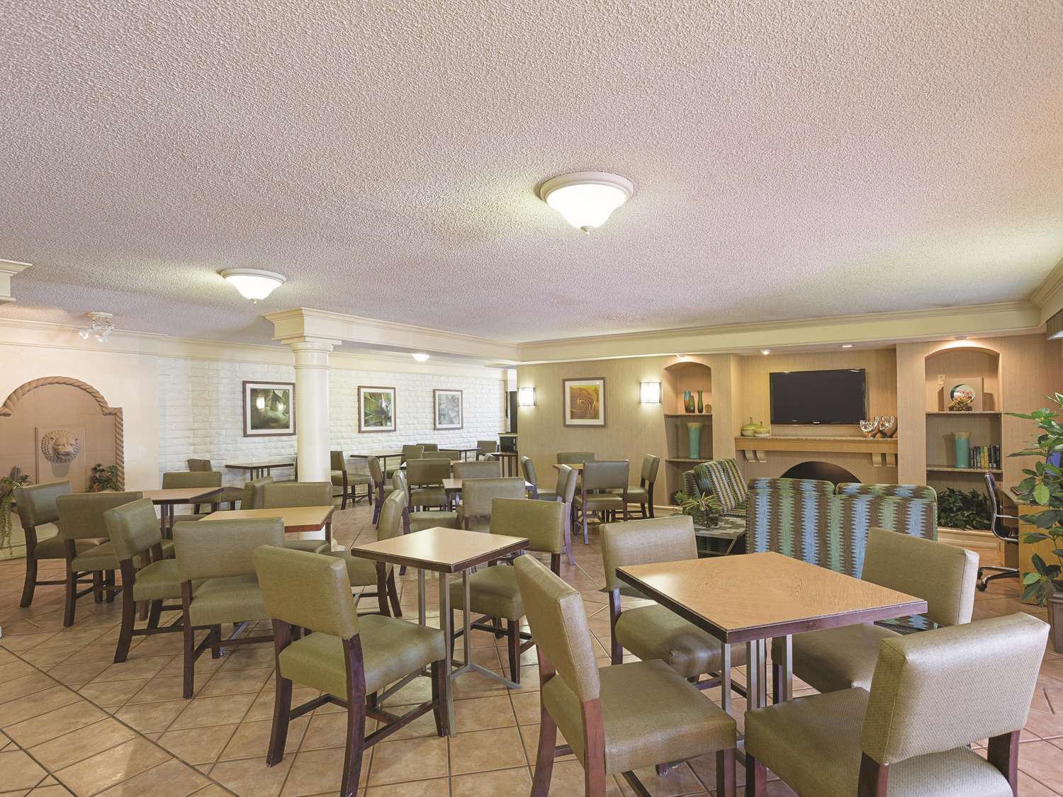 La Quinta Inn by Wyndham San Diego Chula Vista 29/39
