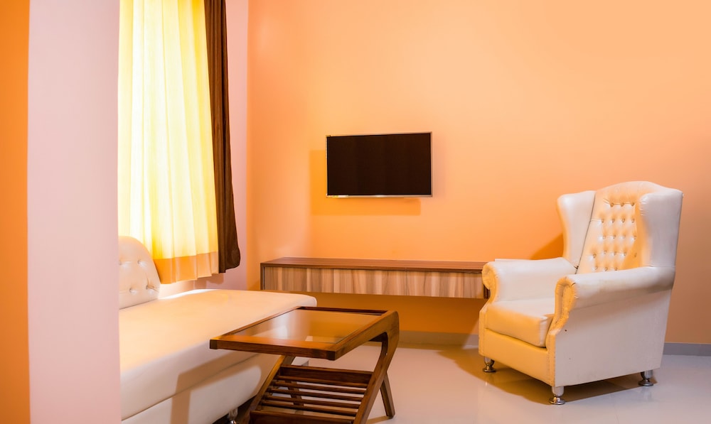 Treebo Naunidh Suites 8/23