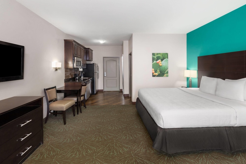 Efficiency, King Bed