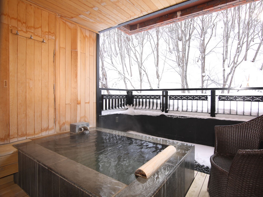 Niseko Konbu Onsen Tsuruga Besso Moku No Sho 25/70