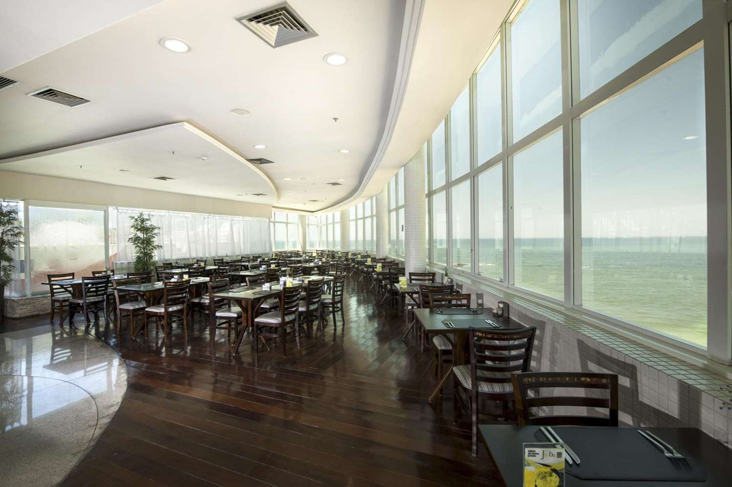 Comfort Suites Macae 34/43