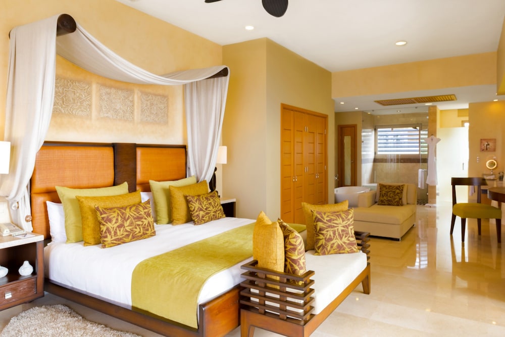 3 BEDROOMS, PANORAMIC, SUITE