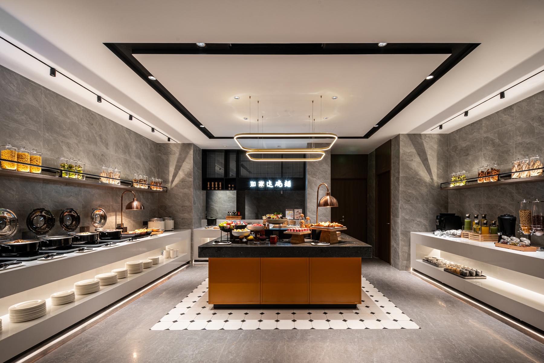 Homeinn Plus(Beijing Chaoyang High Speed Railway Station Joy City) 8/31