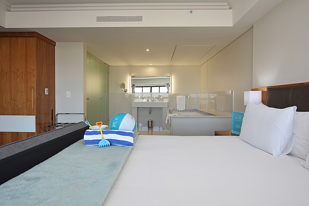 Blaauwberg Beach Hotel 33/100