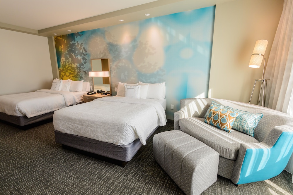 Courtyard By Marriott Lake Jackson 13/58