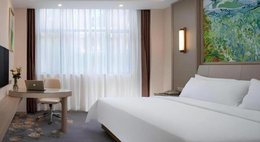 Vienna Hotel (Shenzhen Pingshan Longtian Small Town) 26/53