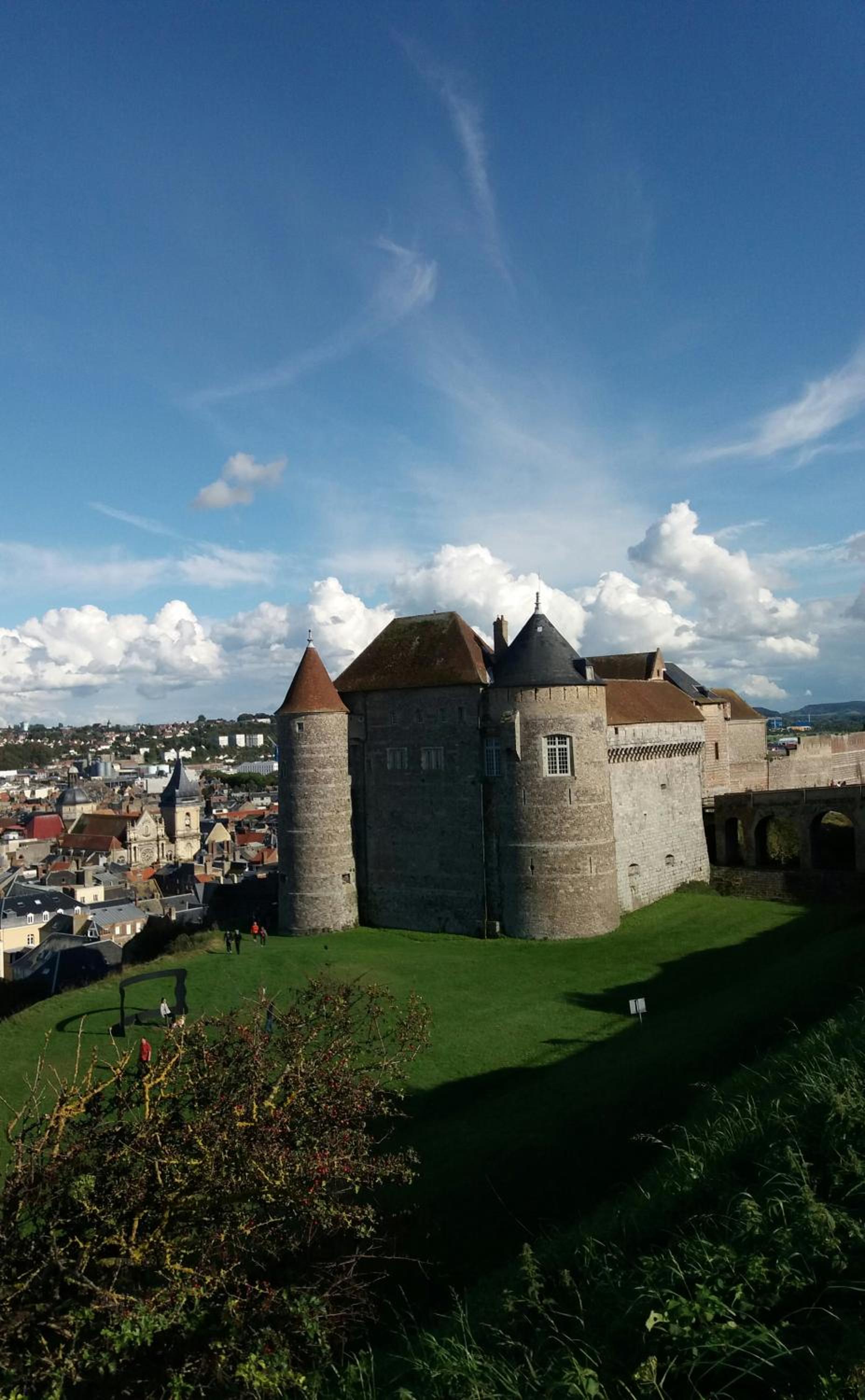 EGG HOTEL - HOTEL LES GENS DE MER Dieppe 42/48