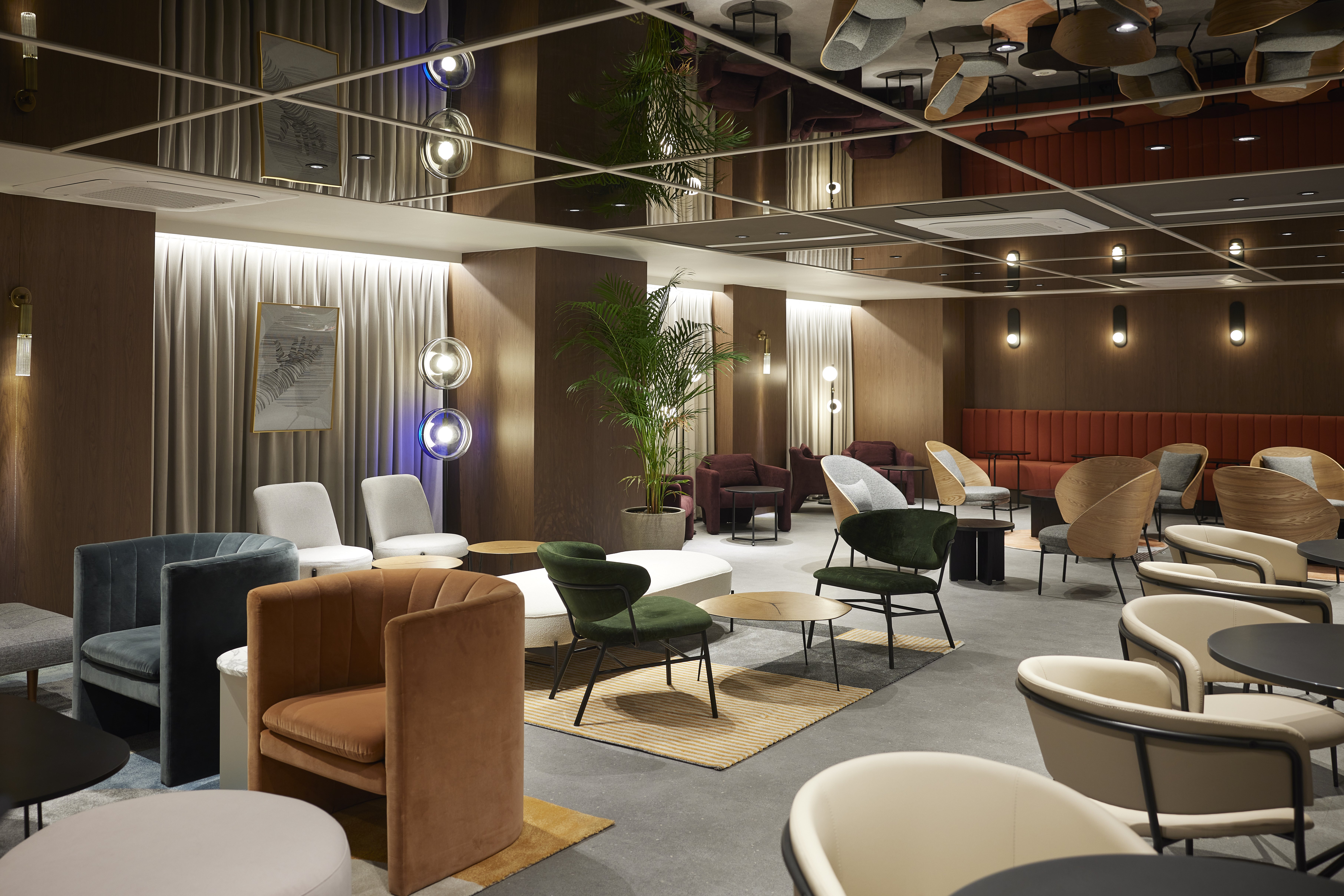 The Connoisseur Residence Hotel 35/51
