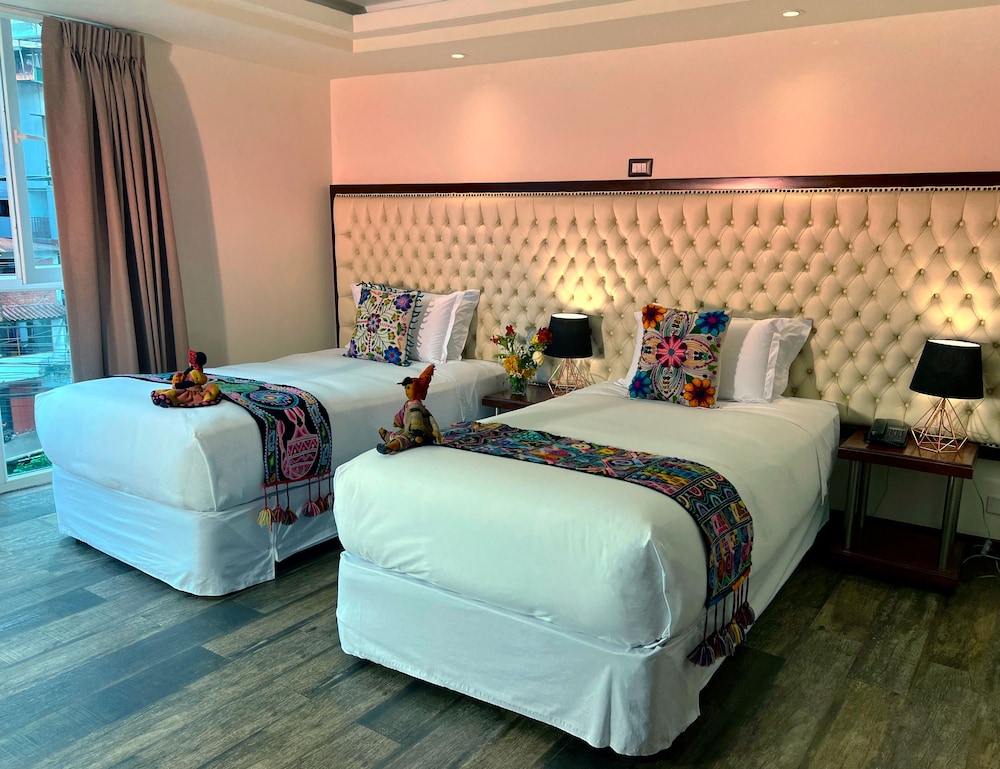 DELUXE, STUDIO, SUITE, MOUNTAIN VIEW, RIVER VIEW
