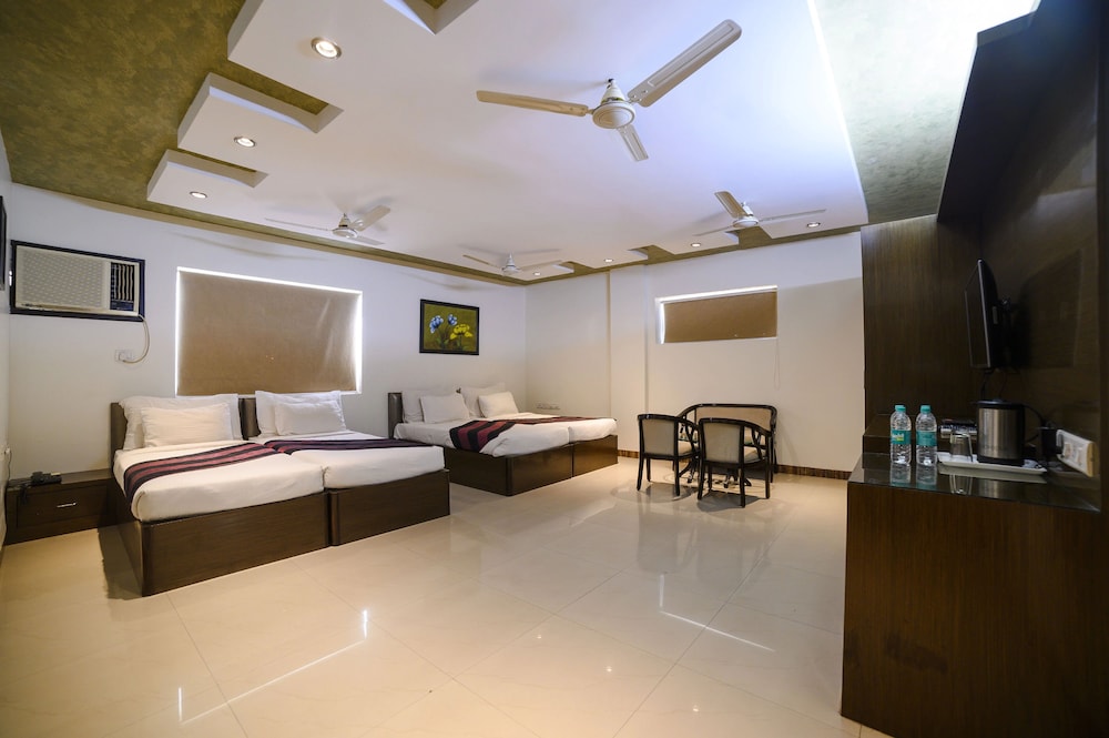 Hotel Karan Vilas 7/64