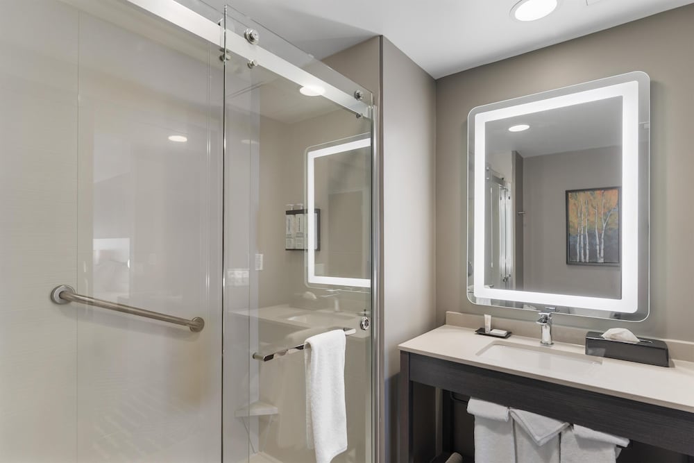 Hyatt House Thunder Bay 50/50
