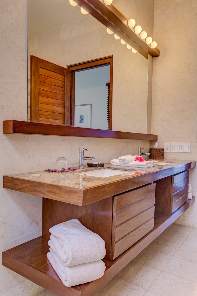 Las Verandas Hotel And Villas 58/73