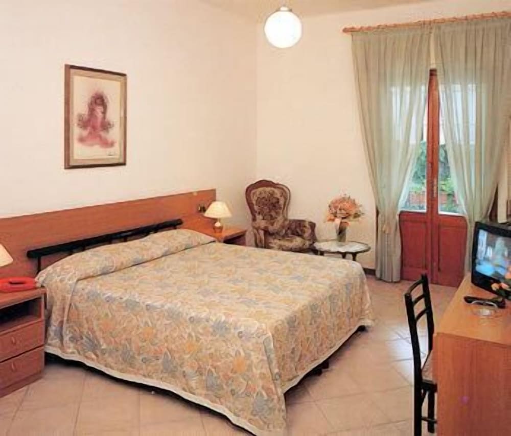 غرفة قياسية بسرير مزدوج بشرفة، Hotel Astor Victoria 3/6