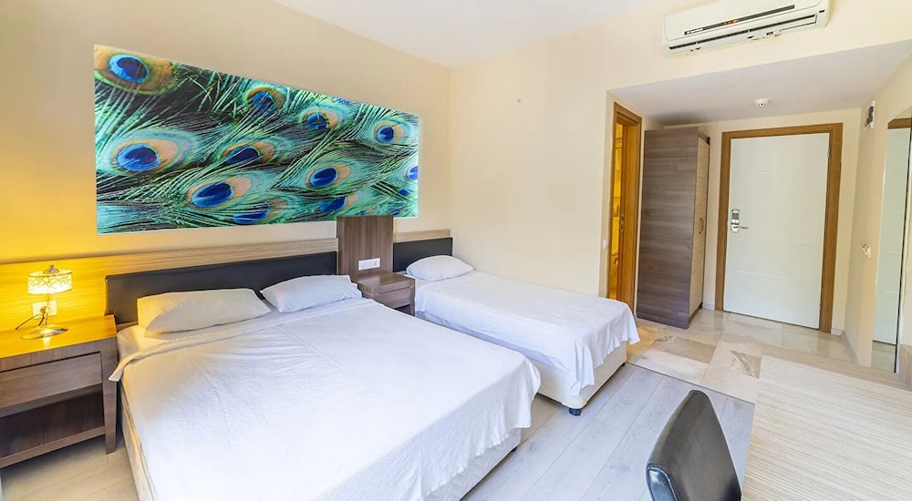 Cengiz Kaan Hotel 8/30