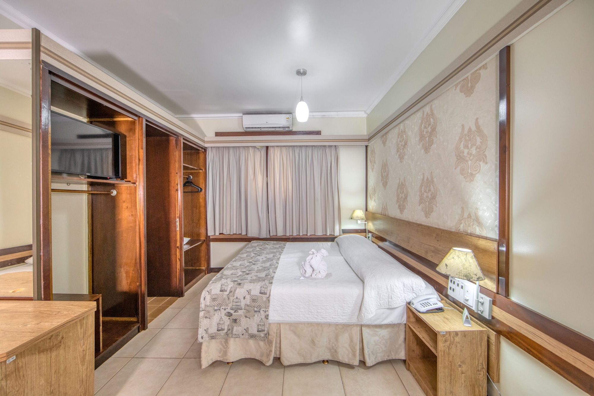 LUXURY, SINGLE