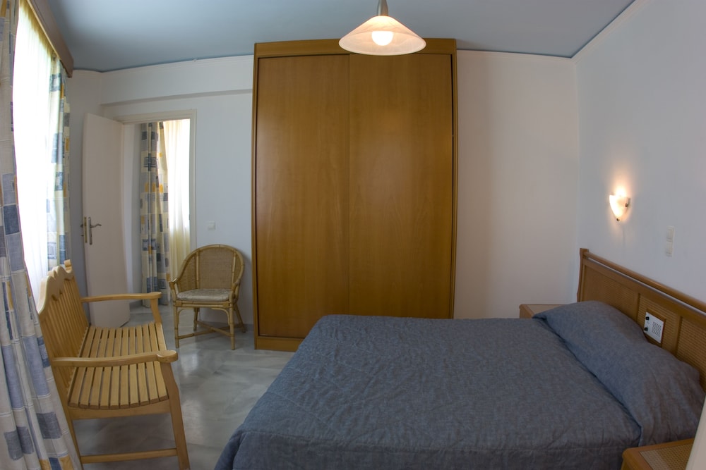 Futura Hotel 35/84