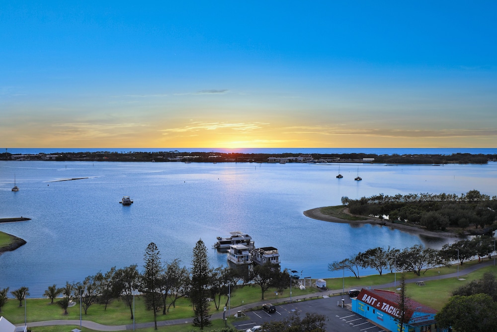 Palmerston Tower Holiday Apartments 23/36