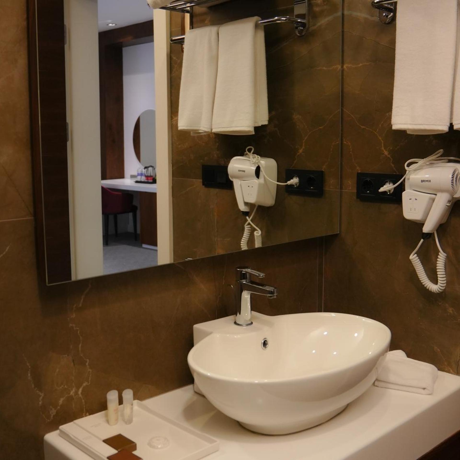 Ramada Hotel & Suites by Wyndham Erbil 32 Park 65/65
