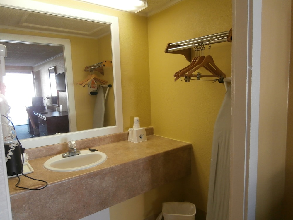 Americas Best Value Inn Conyers 6/54