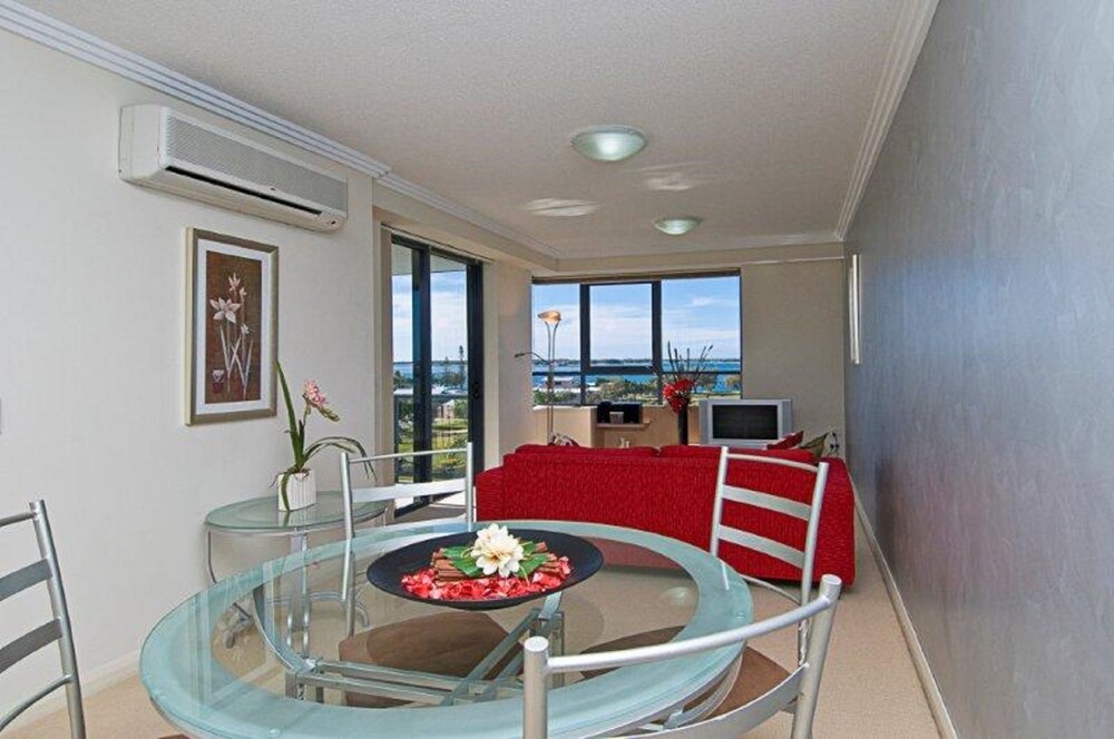 Aqualine Apartments 55/74
