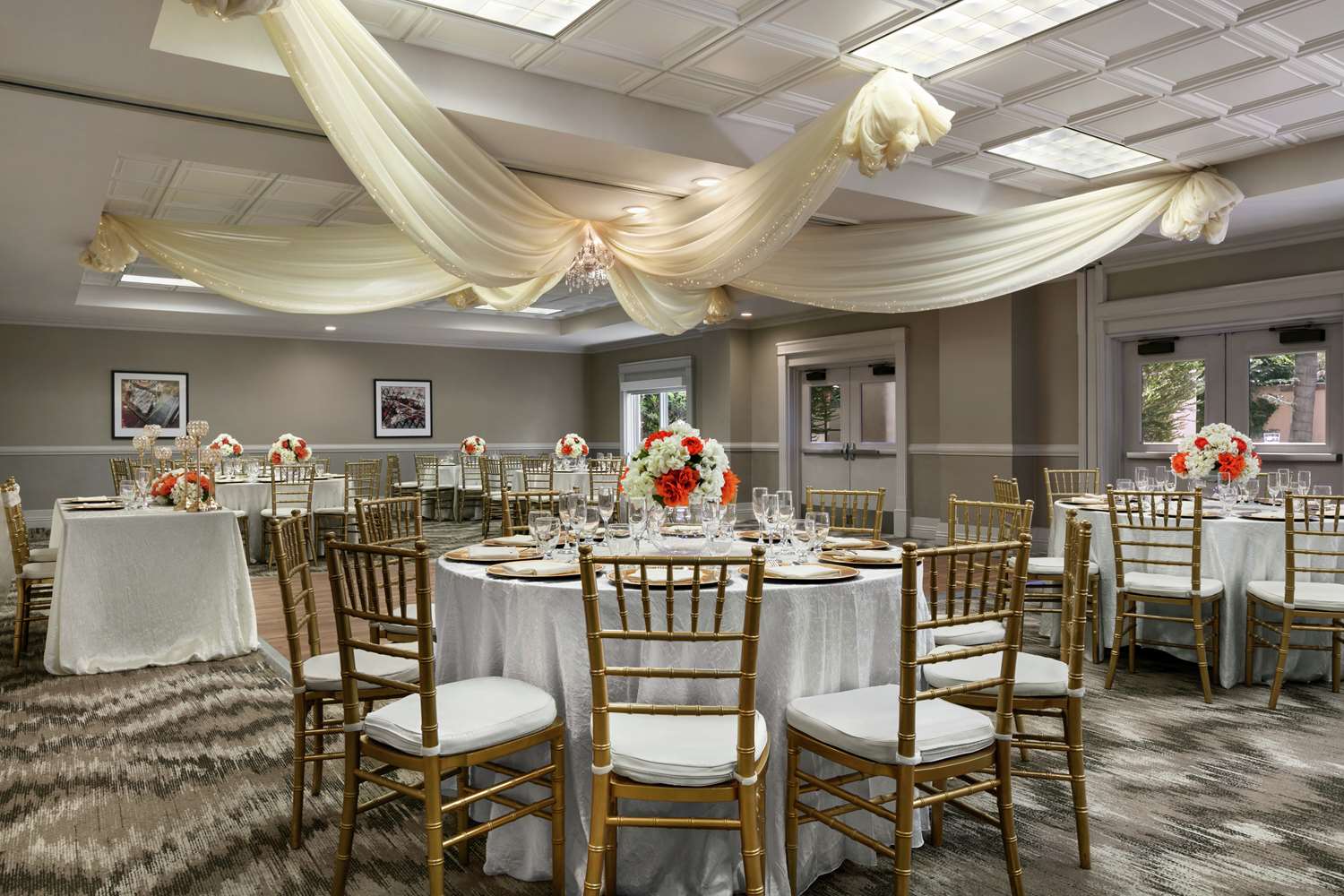 restaurant cafeteria