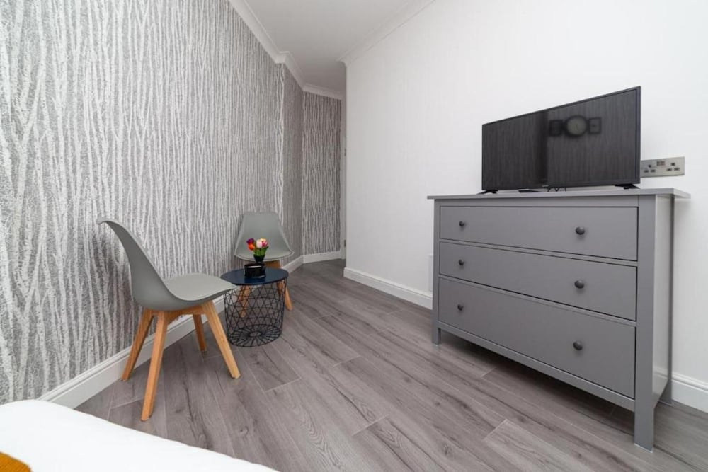 Lobby at Diana Hotel Near Wembley Self Serviced Apartments, LONDON