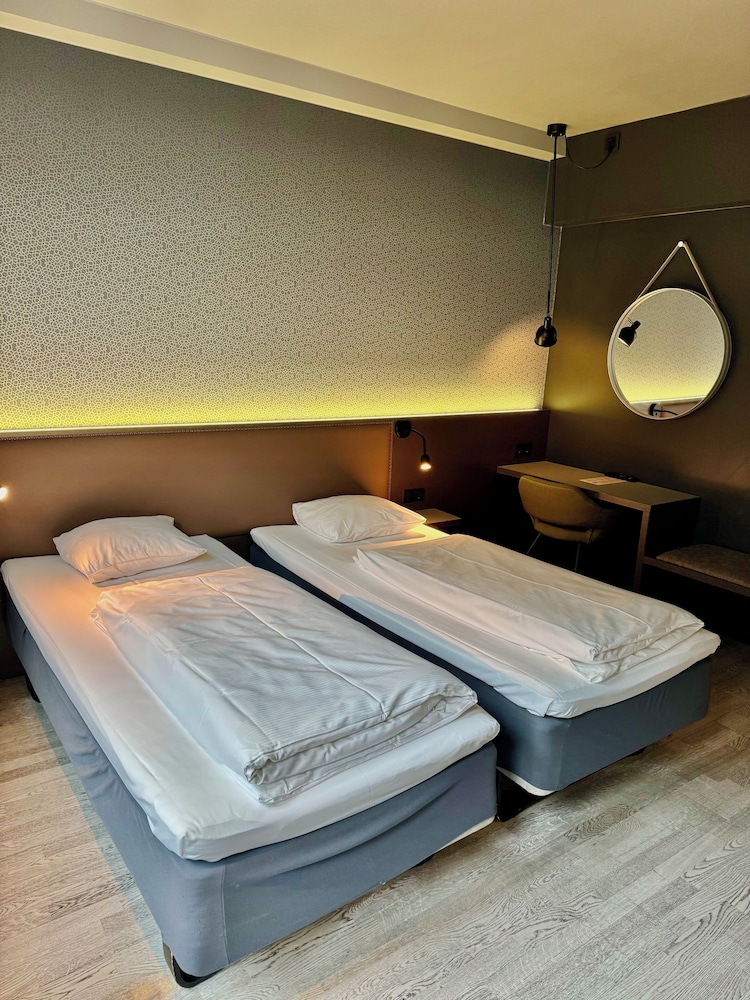 STANDARD, TWIN BEDS