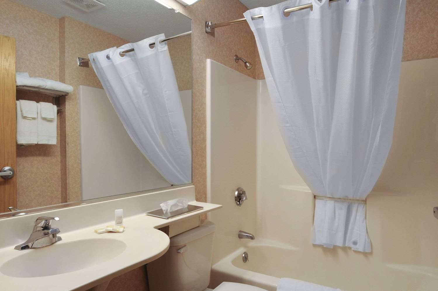Microtel Inn Suites By Wyndham Baldwinsville Syr 5/5