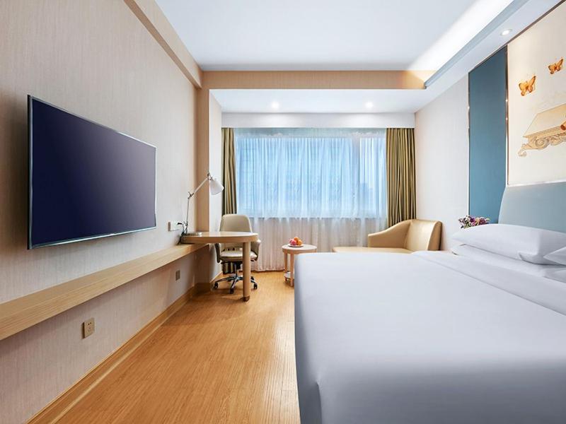 Vienna International Hotel (Hangzhou West Lake Cultural Square Metro Station) 8/20