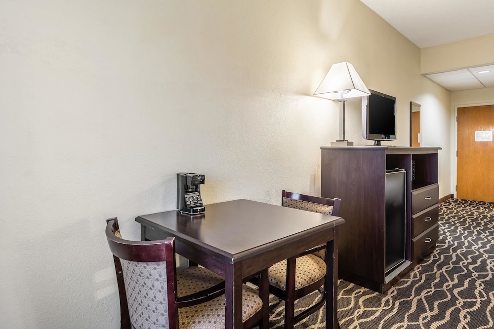 Quality Inn and Suites Southport 29/36
