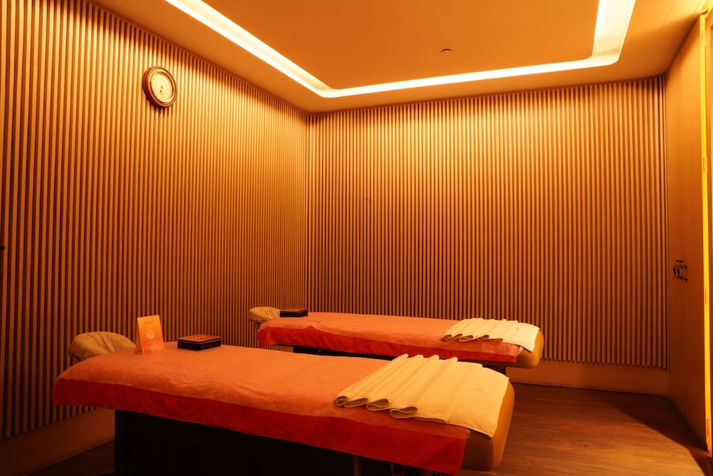 Radisson Blu Plaza Hotel Hyderabad Banjara Hills 40/73