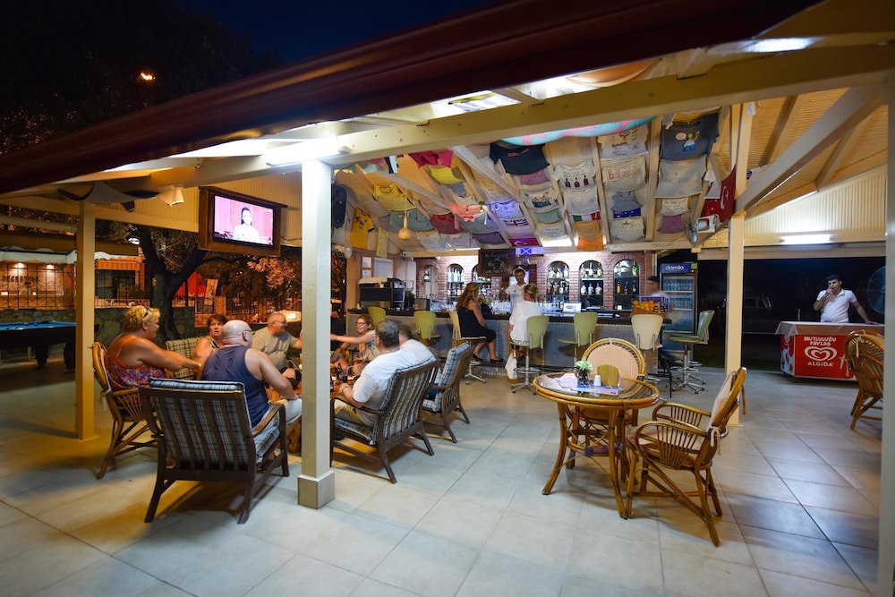 Belcehan Beach Hotel 23/34
