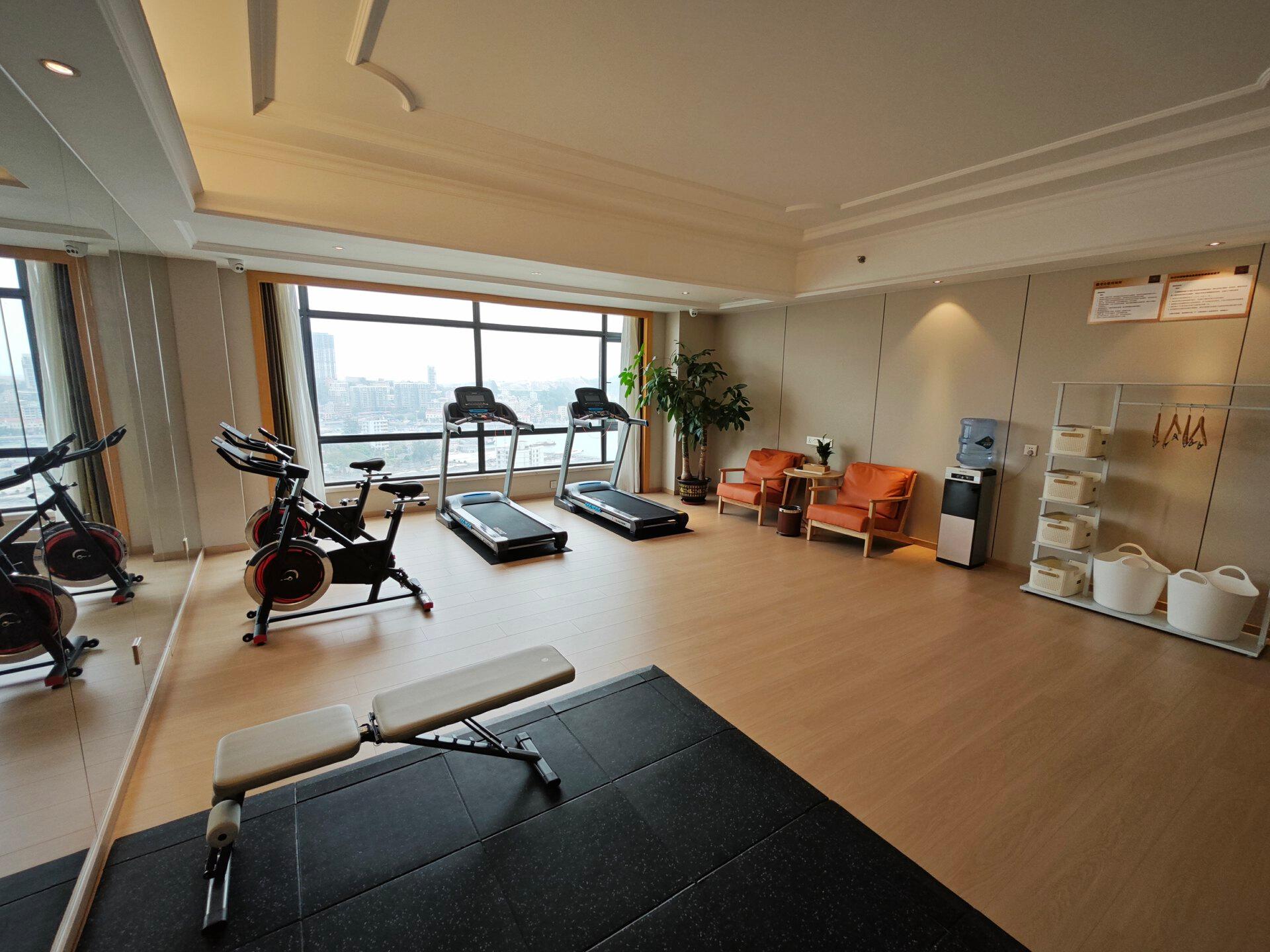 Vienna International Hotel (Huizhou Binhai Park Shop) 24/44