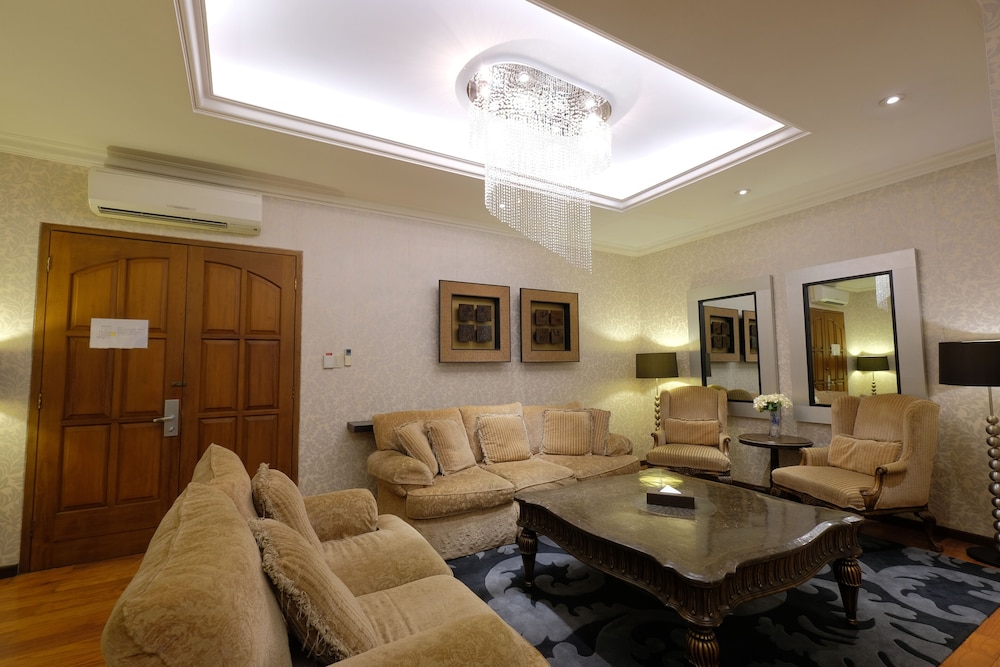Diamond Hotel Solo 23/27