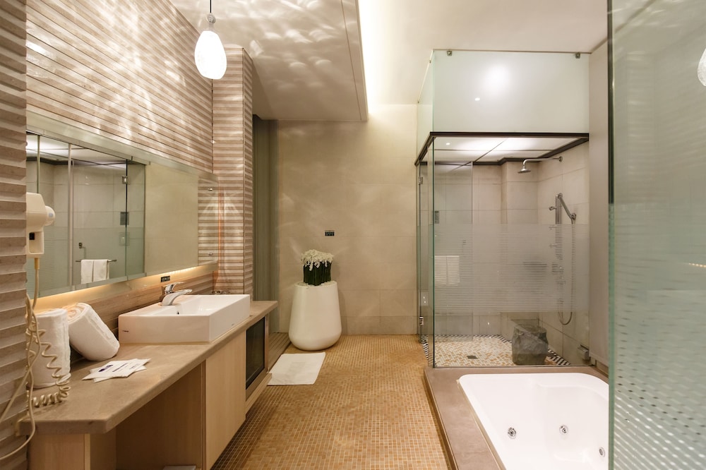 Leedon Motel 41/48