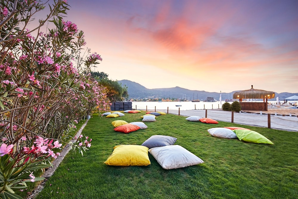 Fi Light Solto Boutique Beach Hotel 22/41
