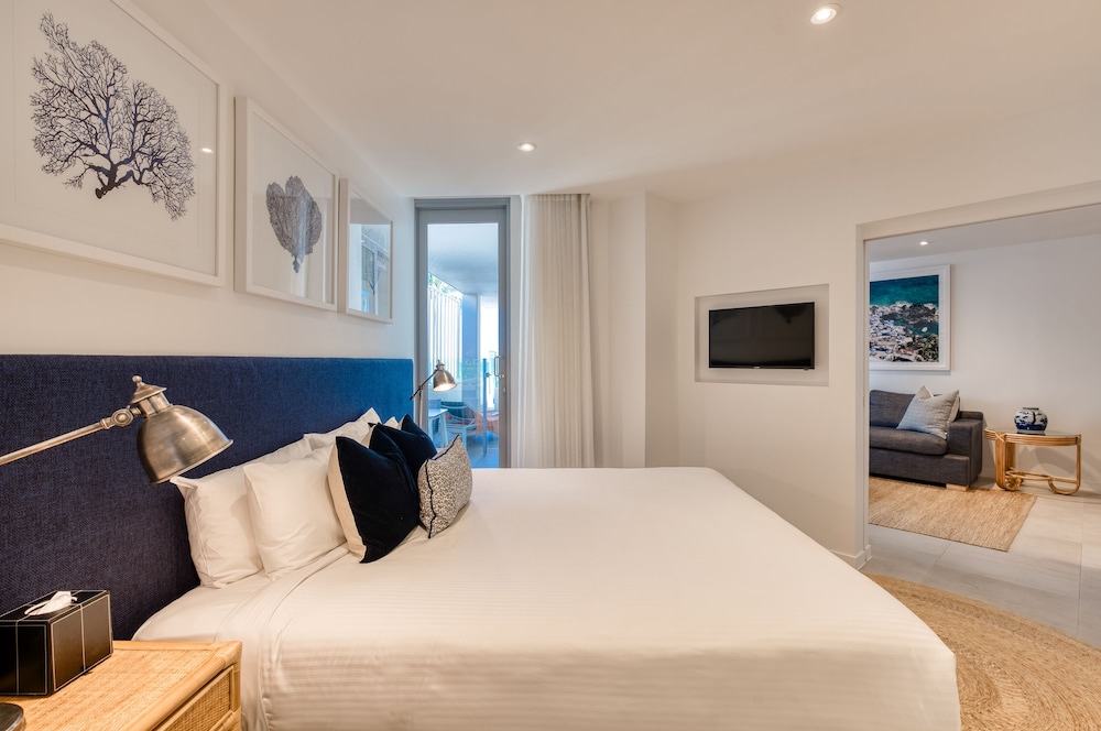 1 BEDROOM, PARTIAL BEACH VIEW