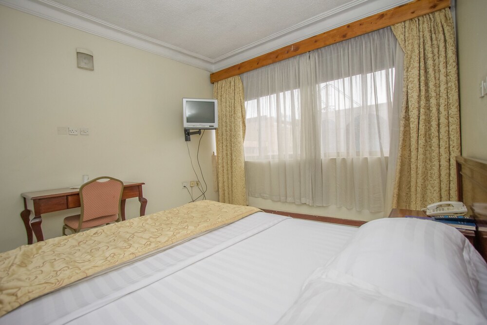 Holiday Express Hotel 16/74