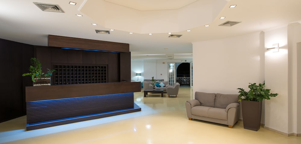 Bitzaro Palace Hotel 4/56