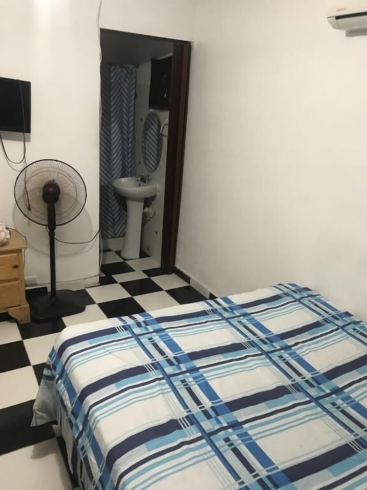 Aarony House Hotel 16/50