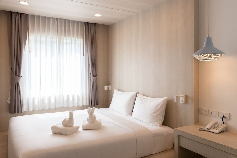 Nappiness Hotel 12/50