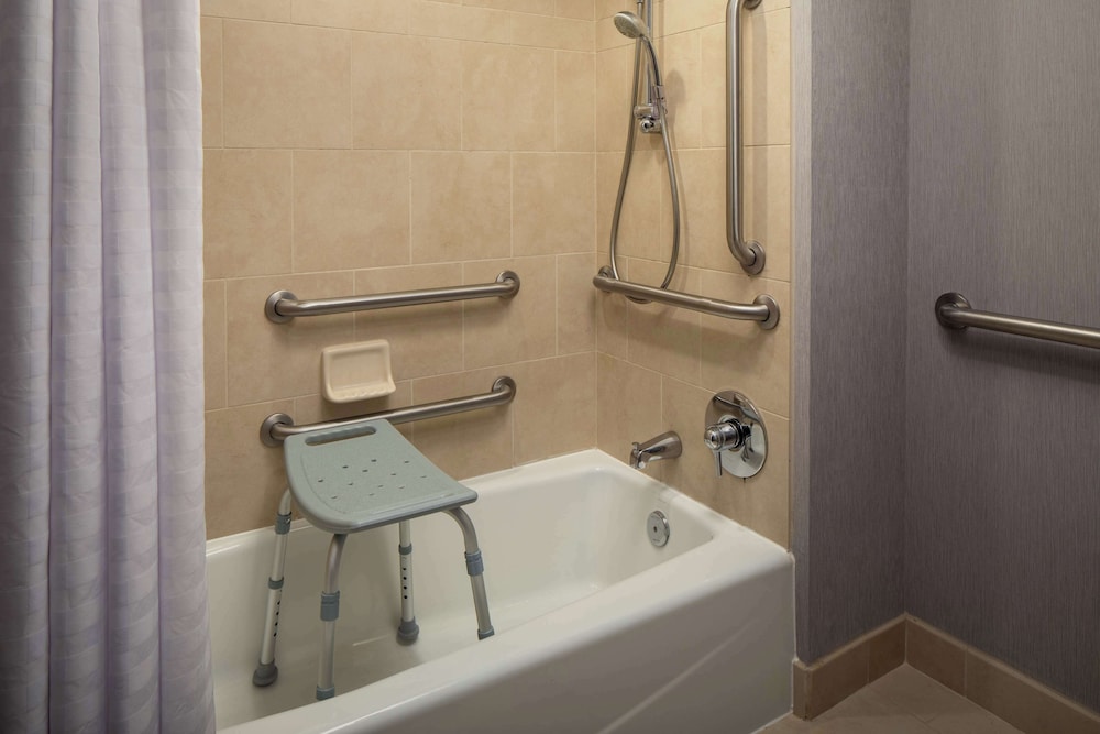 Hyatt Place Uncasville 45/46