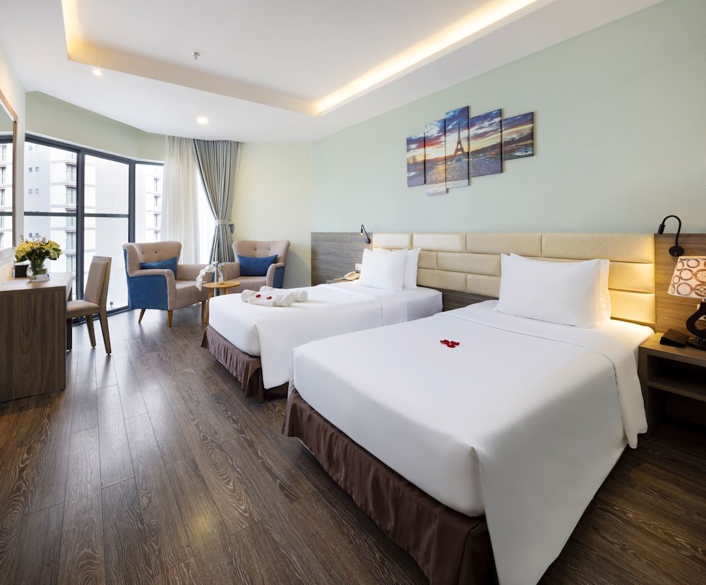 غرفة ديلوكس بسرير كينج بشرفة بإطلالة جزئية على البحر، Xavia Hotel 6/9