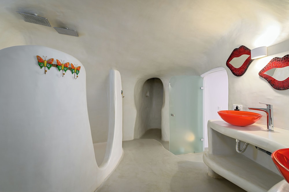 Trieris Villas And Suites 16/50
