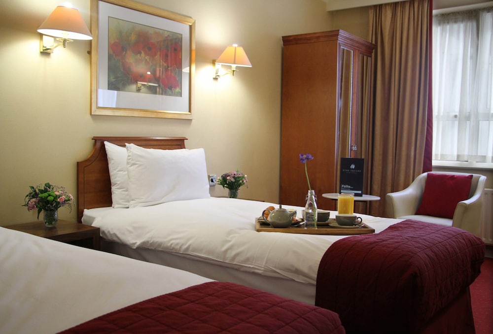 Eyre Square Hotel 14/58