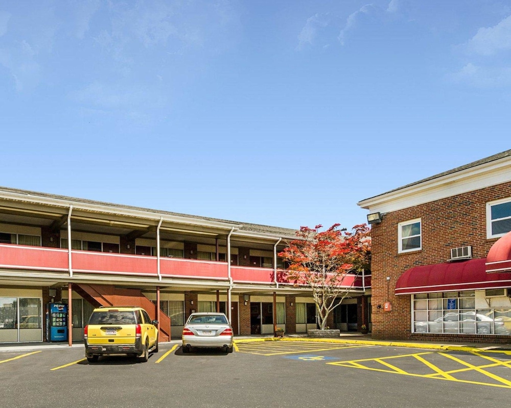 Framingham Inn 1/44