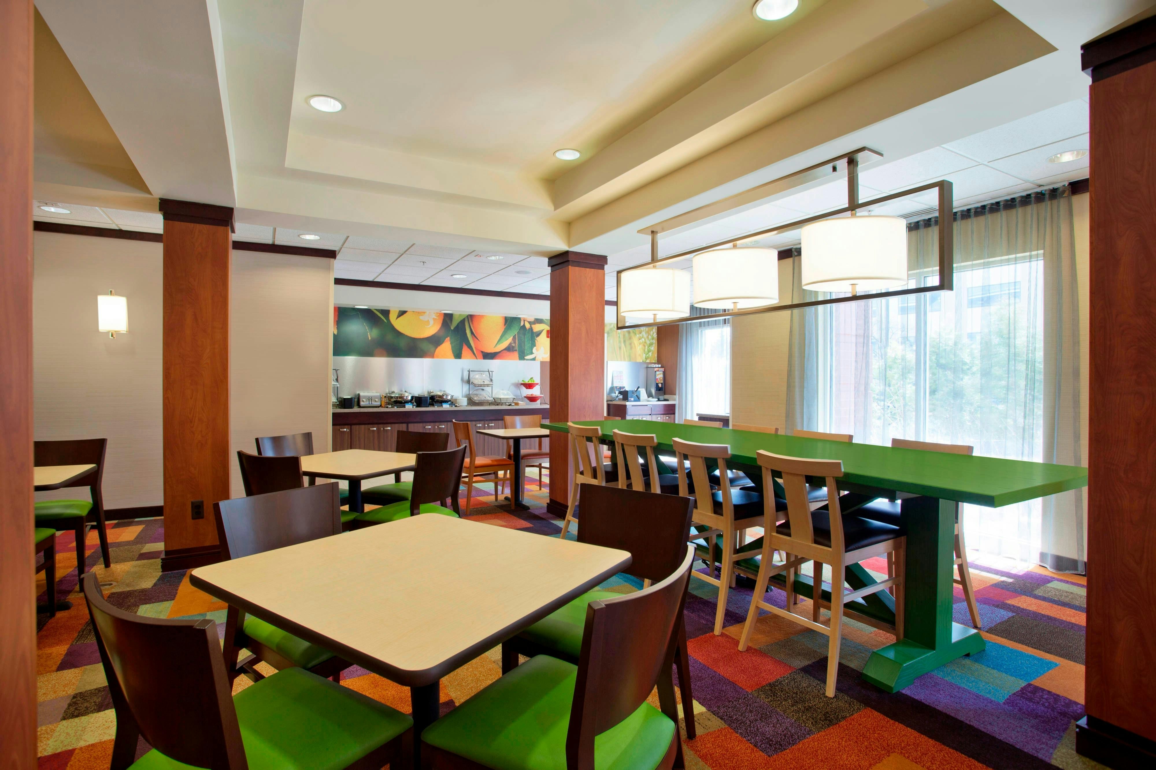 Fairfield Inn & Suites Detroit Metro Airport Romulus 17/22